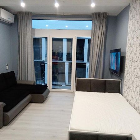 Roza- Lotnisko Apartment Вроцлав Екстериор снимка