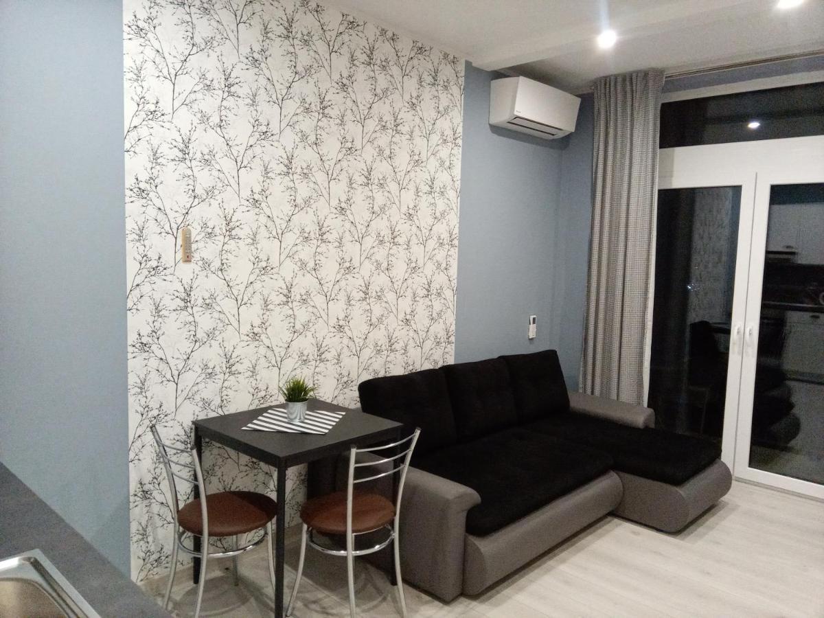 Roza- Lotnisko Apartment Вроцлав Екстериор снимка